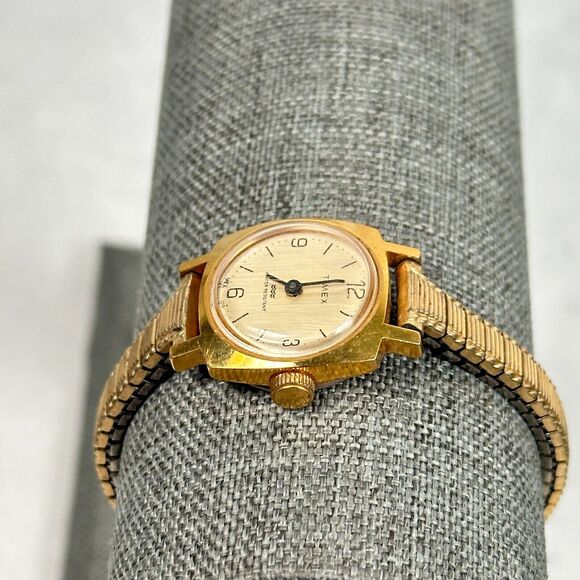 VTG Timex Watch Womens 21mm Square Manual Wind Gold Tone Expansion Band Working - Picture 3 of 12